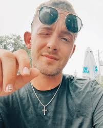 Jeremy Pippin's Instagram, Twitter & Facebook