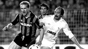 The croatian midfielder has intermittently been linked with a potential move to bayern over the course of the past two seasons, but rummenigge said that we have never. Jubilaumsspiel Gegen Inter Mailand Ndr De Sport Fussball Pauli