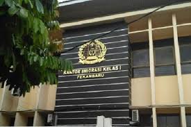 Surat permohonan pembuatan skim (suami atau istri yang) wna oleh suami atau isteri yang indonesia yang bermaterai. Yuk Dibuka Lowongan Kerja Di Kantor Imigrasi Kelas Ii Agam Sebagai Editor Berikut Syaratnya Media Pakuan