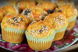 Punem la calit doar partea alba in putin ulei de masline, apoi adaugam ciupercile taiate felii. Briose Aperitiv Dulciuri Fel De Fel