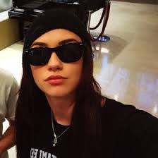 Holly Hunsaker's Instagram, Twitter & Facebook