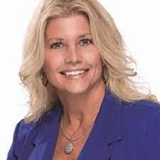 Jacqueline Rife's Instagram, Twitter & Facebook