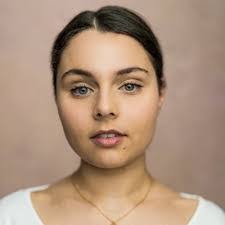 Carmen Holloway's Instagram, Twitter & Facebook