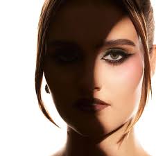 Llévalo con el chavo que repara celulares”