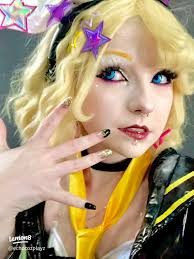 Lazy Cosplay: Transforming into Lena Herrera