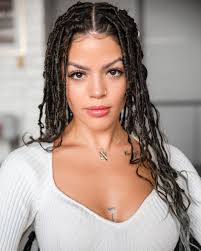 Carmelo Borrero's Instagram, Twitter & Facebook