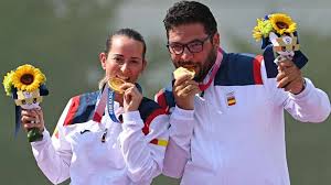 El economista juan aiello, en entrevista para telesur, explicó que las declaraciones del candidato argentino alberto fernández son más que atinadas. Quienes Son Alberto Fernandez Y Fatima Galvez Los Ganadores En Tiro Olimpico De La Primera Medalla De Oro Para Espana En Tokyo 2020 Dazn News Espana