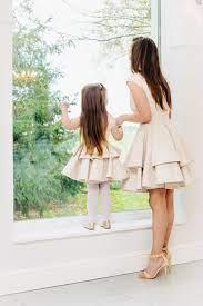 Bei uniquestyler kann man sein individuelles traumkleid designen und mit einem knopfdruck das passende tochterkleid direkt mitbestellen. Partnerlook Mutter Tochter Kleider Hochzeit 41e607