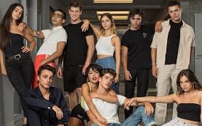 O ano foi dividido em duas partes, com diferença de lançamento de uma semana. Netflix Anuncia Estreia Da Versao Brasileira De Brincando Com Fogo Saiba Detalhes Jovem Pan