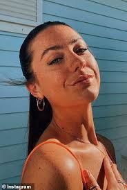 American student asks Brit TikTok for advice