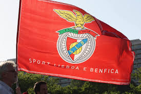 Dies sind adel taarabt (26, foto), mehdi carcela (25), marçal (26), dálcio (19). Besuchen Sie Das Estadio Da Luz Das Historische Stadium Von S L Benfica