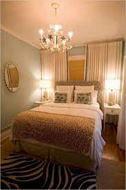 Stunning Small Bedroom Ideas Queen Bed For Couples Smallbedrooms Bedroom Bedroomdecor Apartment Bedroom Decor Small Master Bedroom Small Apartment Bedrooms
