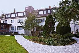 Genießen sie das reichhaltige frühstück. Hotel Haus Kastanienhof Mulheim An Der Ruhr Mst Gmbh Unterkunfte