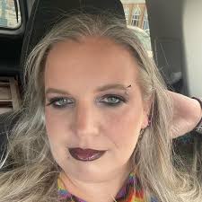 wait, what? POCKETS? In a Swagger Skirt??? YES! We went there! I put deep,  side seam pockets into a whole batch of these skirts! Don't worry, they  only took 3 times longer