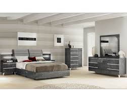 The bedroom is that place in your house where you want to spend your time just relaxing & rejuvenating. Modern Italian Bedroom Set Elite 3313ei