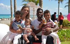The wide receiver is currently a free agent in the national football league. Inside Tot Living S Exclusive 10th Birthday Celebration For Antonio Brown S Baby Girl Antanyiah Totliving