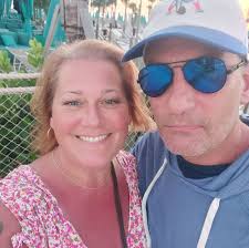 Where to find the best crab legs in Fort Myers Beach, Florida?