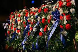 Memorial day graveside flowers american soldier memorial day 2021. Traditions Of Flowers On Memorial Day Blog Jp Parker Flowers