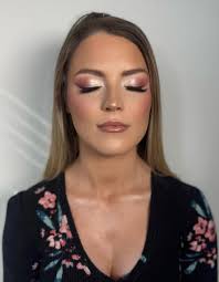 Hello Brides!🤍My name is Peyton Yambor and I am a free lance makeup artist  located in Western North Carolina (and yes I do travel😊)! I offer natural  to full glam services and