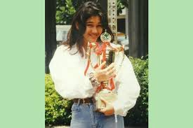 Entdecke die neuesten styles für sport und freizeit jetzt online auf nike.com. Kenang Nike Ardilla Ini Dia 10 Fakta Tentang Si Lady Rocker