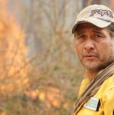 Querido hijo, mi amor: Hoy cumpliste con éxito la defensa de tu tesis de  grado de Derecho, un momento crucial en tu formación profesional. Lo  lograste con capacidad, pero, sobre todo, con