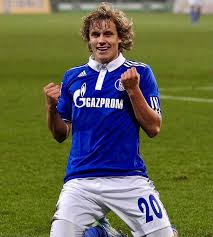 Born 29 march 1990) is a finnish professional footballer who plays as a striker for championship club norwich city and the finland. Schalke 04 Bittere Statistik Ex Schalker Lasst Fans Verzweifeln Derwesten De