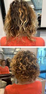 Quanto più la chioma è riccia tanto più è voluminosa e quindi si potrà tagliare meno rispetto che a un boccolo più allungato. Taglio Capelli Ricci Da Asciutti L Arte Nel Tagliare I Ricci E Di I Love Riccio