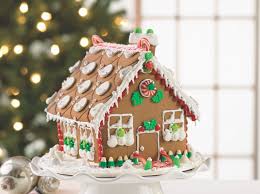 We've got you covered with fun gingerbread man cookie decorating ideas. 39 Gingerbread House Decoration Ideas Photos 2020
