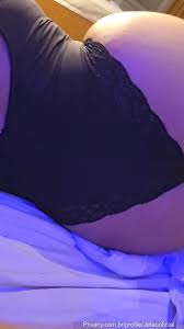 Torinha estava trepando, pagando um boquete e cavalgando no pau do negão