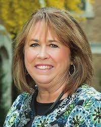 Linda Kelch's Instagram, Twitter & Facebook