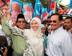 My father, former deputy prime minister anwar ibrahim, was among thousands who suffered, writes malaysian politician nurul izzah anwar. Nurul Izzah Anwar Srikandi Negara Yang Bergelar Puteri Reformasi Iluminasi
