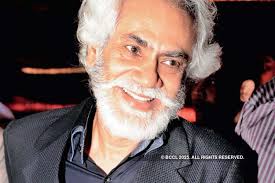 Manish Goel and Sonali Gupta during Varun Agrawal and Purnema Gupta's  wedding ceremony in the city.