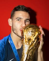 Titularisation incertaine pour lucas hernandez. Lucas Hernandez France Pictures And Photos Hernandez Lucas World Cup Trophy
