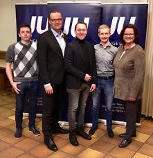 Gesundheitsminister jens spahn erlebt einen morgen der ernüchterung. Wahlkampf Unterstutzung Von Jens Spahn Bei Der Ju Rheine Andrea Stullich