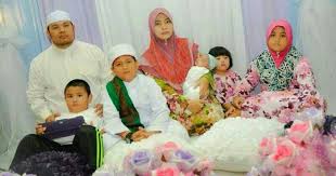 🔸 ustaz muhammad adil 👳 muazzin bertugas: Ustaz Ahmad Mustafa Mantan Imam Besar Masjid Shah Alam Yang Progresif