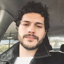 1.83 boya ve 74 kiloya sahip duymaz'a modellik teklifi gelmesinin ardından ankara'da modellik yapmaya. Alperen Duymaz Son Yaz Dizisi Akgun Kimdir Kac Yasinda Nereli Boyu Ve Kilosu Biyografi Sitesi