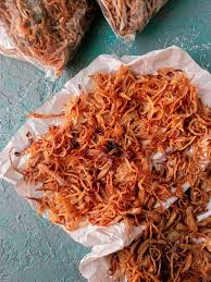 How To Make Crispy Fried Onions And Store Them Pakistani Recipes Recipe In 2020 Healthy Food Alternatives Indian Cooking Fried Onions