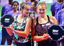Babos/mladenovic | 2018 wta finals singapore doubles. Siniakova S Krejcikovou Turnaj Mistryn Nevyhraly Finale Ztratily Ve Dvou Setech Irozhlas Spolehlive Zpravy
