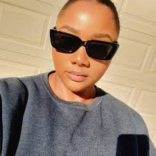 Italiano Square Frame Sunglasses V Design