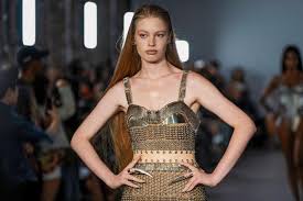 Vivian Wilson: Révélation Transgenre Secoue la Fashion Week New York!