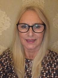 Janet Comer's Instagram, Twitter & Facebook