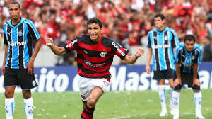 You are on page where you can compare teams gremio vs flamengo before start the match. Douglas Costa Revela Que Gremio Nao Jogou Para Ganhar Do Fla Em 2009 Gazeta Esportiva