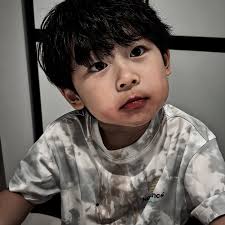 𝖦𝗈𝗅𝖽-𝗍𝗈𝗎𝖼𝗁𝖾𝖽. 𝖡𝗅𝖺𝖼𝗄-𝗁𝖾𝖺𝗋𝗍𝖾𝖽. 𝖴𝗇𝖻𝗈𝗍𝗁𝖾𝗋𝖾𝖽.  @haileybieber