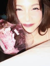 Hello, 2026. I'm keeping this smile. 🌸✨