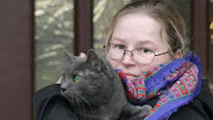 Suhl schikaniert Tierschützerin: 5000 Euro Strafe fürs Katzenfüttern