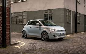 Read the definitive fiat 500 2021 review from the expert what car? PreÈ›uri Fiat 500 Electric In Romania Start De La 27 200 De Euro Automarket