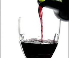 Vinurile dulci contin o cantitate mai mare de zahar, nefiind recomandate diabeticilor. Hai Noroc Cu Vin Rosu De Prin State Adunate