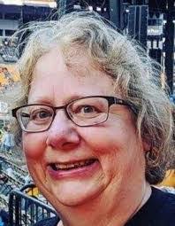 Maxine Lloyd's Instagram, Twitter & Facebook