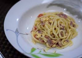 100 gram bawang bombay, cincang halus (bahan saus carbonara). Cara Termudah Untuk Membuat Nikmat Spaghetti Carbonara