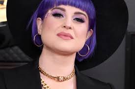 Osbourne has been sharing her new look in photos on her verified. Kelly Osbourne Kaum Noch Zu Erkennen Gala De